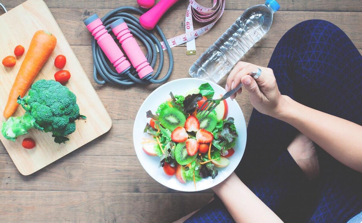 Woman eating healthy